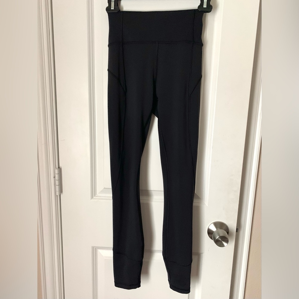 Lululemon In Movement 7/8 Tight *Everlux 25" size 2